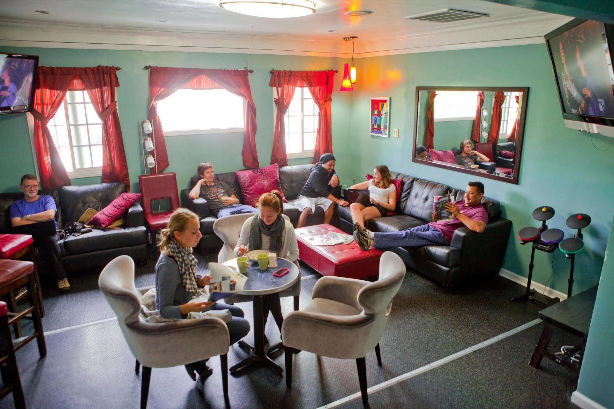 Hollywood Hostal
